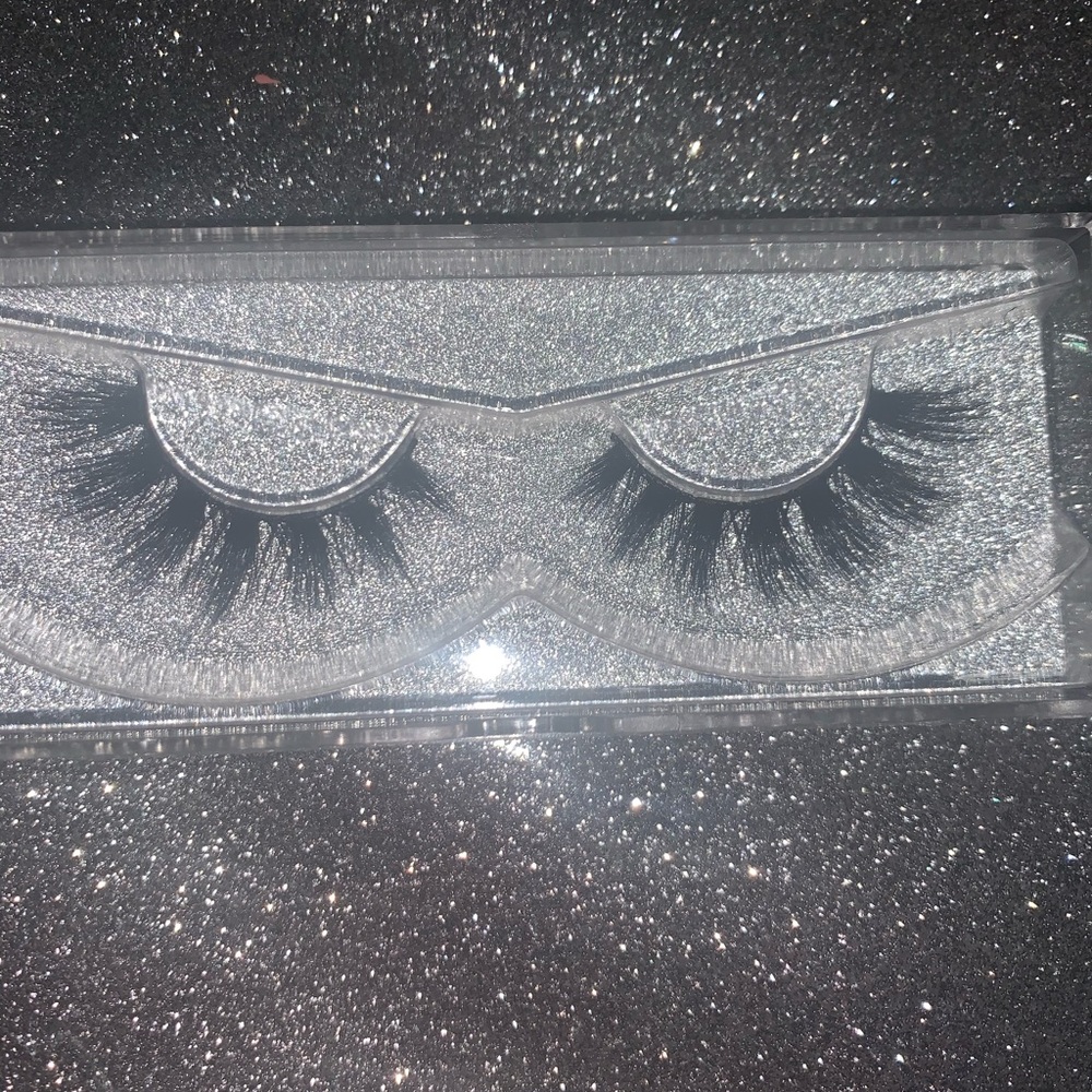 Mink lashes - Picture 3 of 4